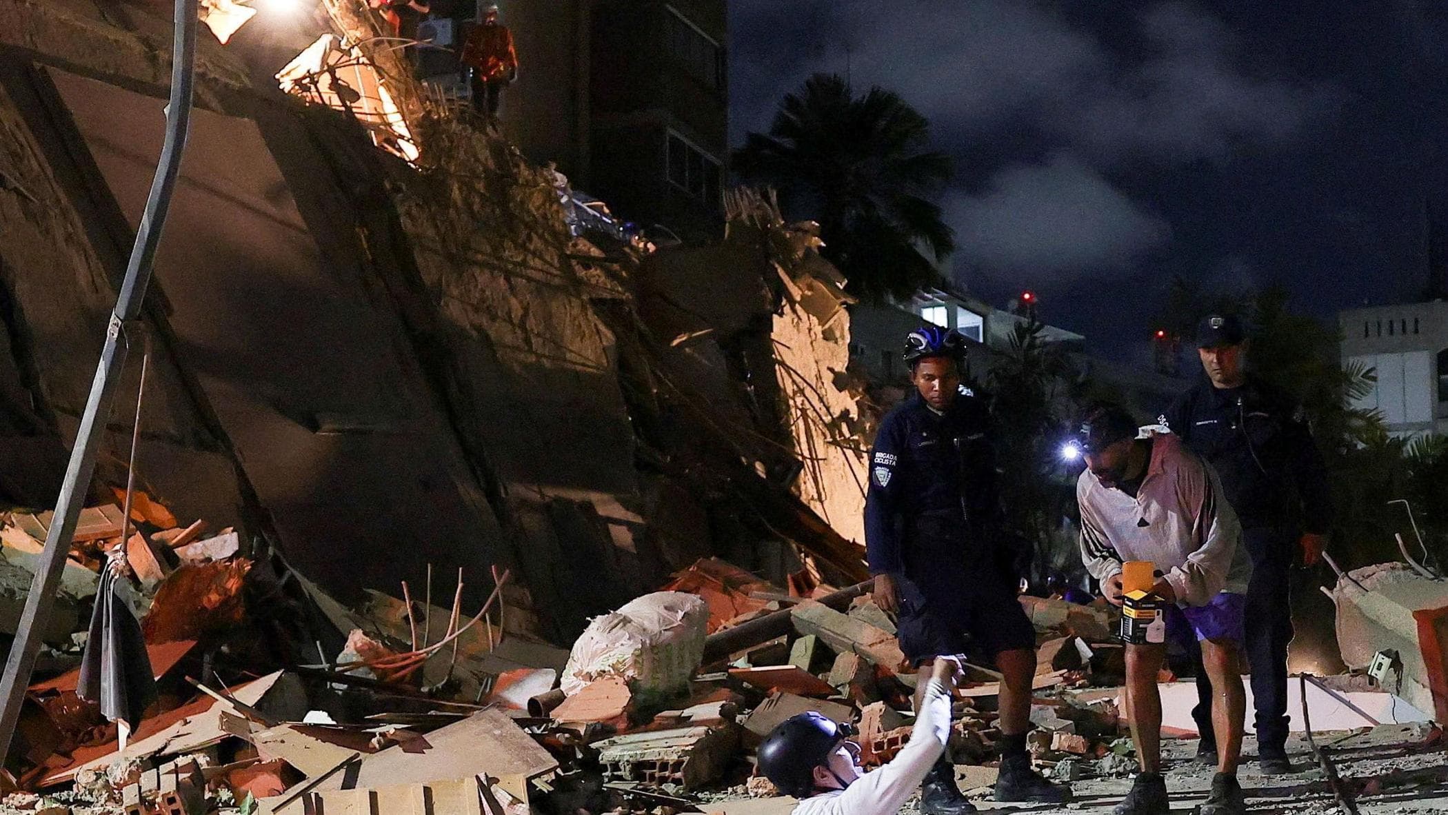 Venezuela'da 7.2 ve 7.5 büyüklüğünde çifte deprem: Onlarca bina çöktü, iki çocuk öldü, enkaz altında yaralılar var. Tsunami uyarısı