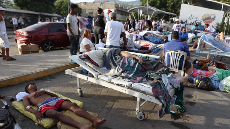 Gli italiani: “Già un morto e tanti non rispondono, è una comunità enorme”
