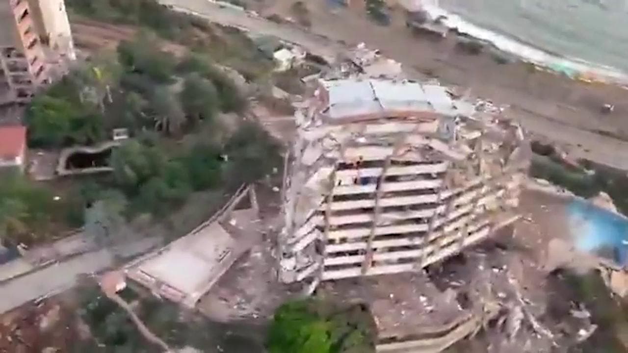 Terremoti in Venezuela, la devastazione a La Guaira vista dall'elicottero