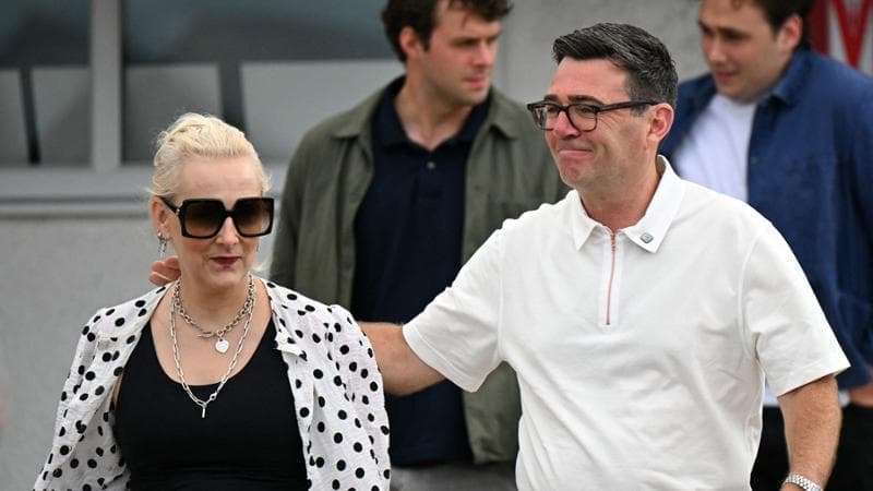 Da concorrente del dating show a Burnham: chi è la futura first lady britannica