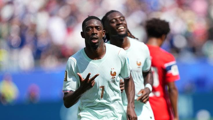 Dembelé esulta dopo il gol del 3 a 1