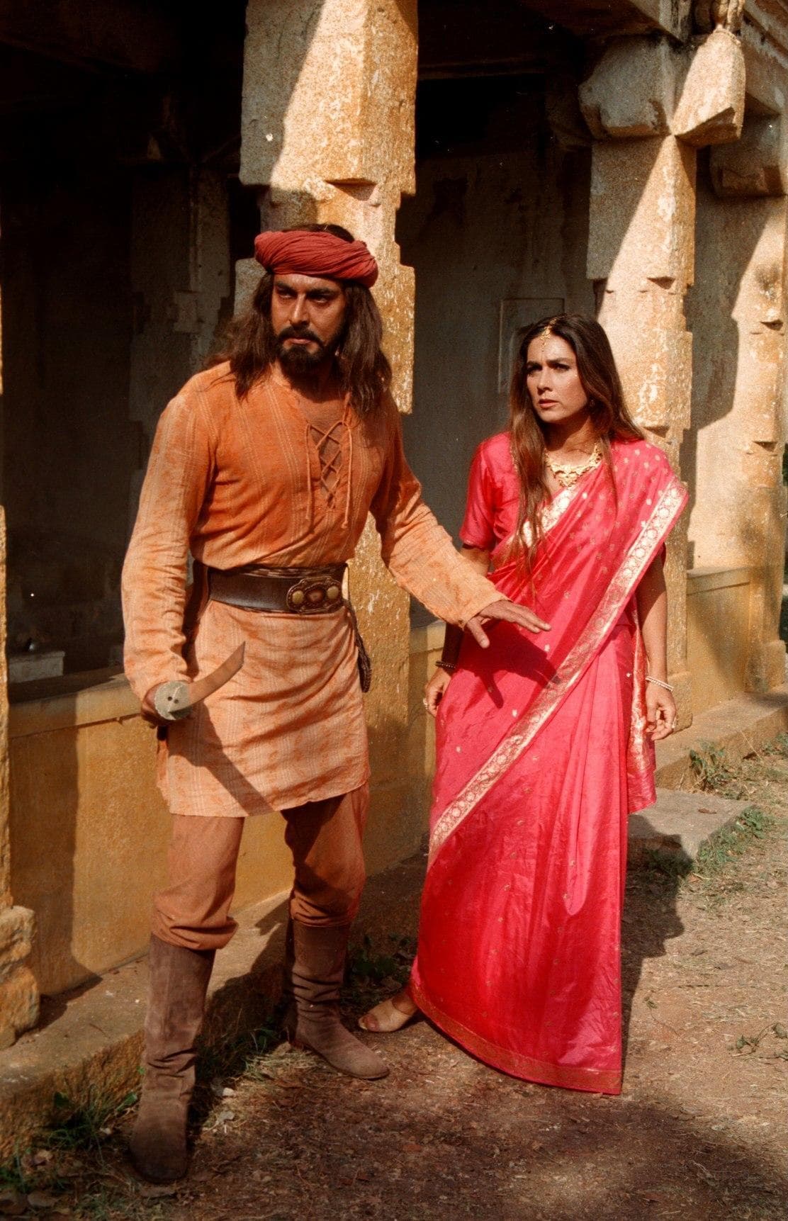 Romina Power als "Maharani Surama", Kabir Bedi als "Sandokan", Dreharbeiten zum SAT.1-Zweiteiler "Sandokan", Mysore/Indien, Sängerin, Schauspielerin, Promis, Prominenter, Prominente, (Photo by Peter Bischoff/Getty Images)
