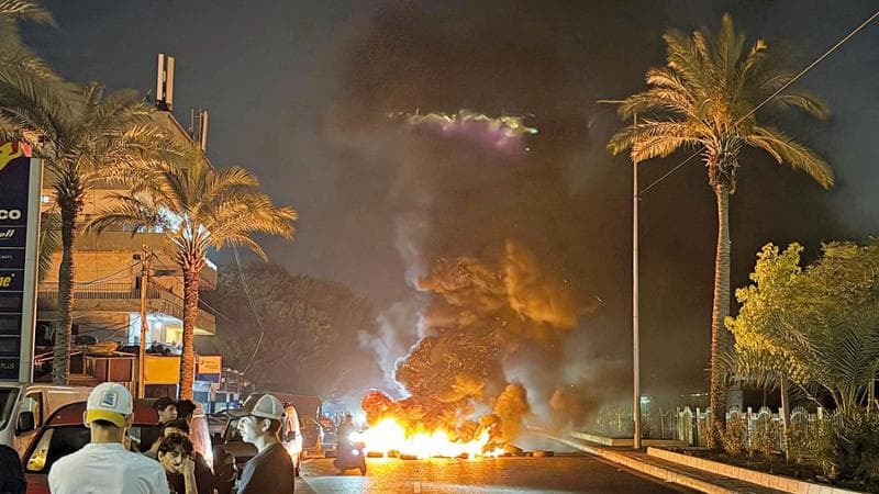 <p>Sostenitori&nbsp; di Hezbollah protestano&nbsp; a Beirut contro&nbsp; l&rsquo;intesa&nbsp; tra Libano&nbsp; e Israele</p>
