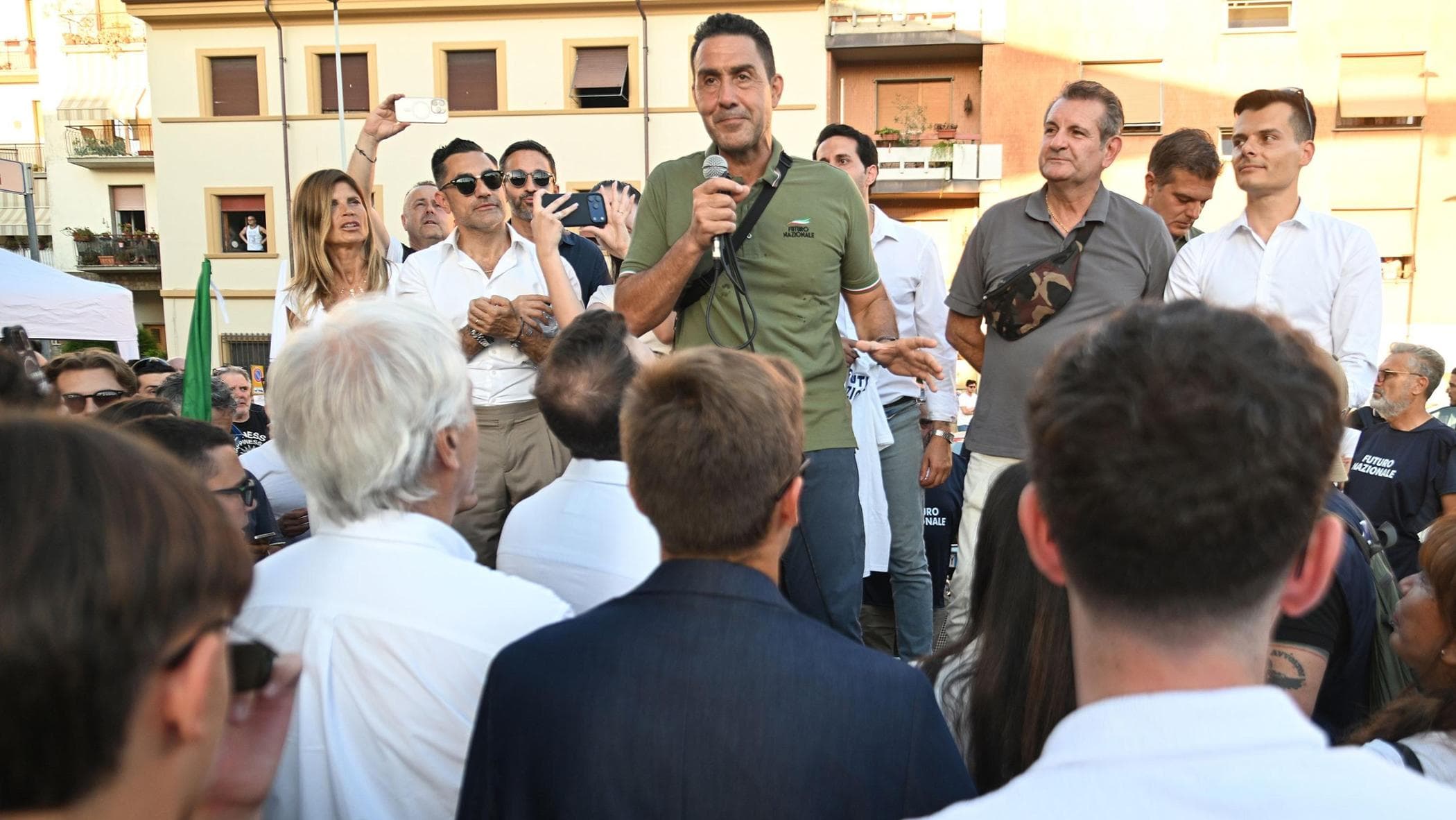 “Fn in doppia cifra”. FdI cambia lineae riapre a Vannacci