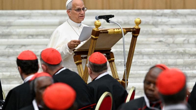 Copertina: Il Papa ai cardinali: la violenza non avrà l’ultima parola