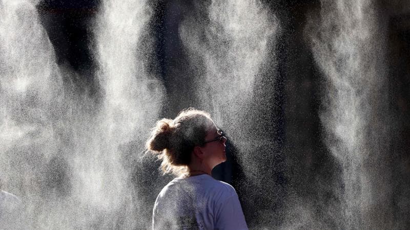 Copertina: Record di notti tropicali. “Minime sempre sopra i 25. Così la salute è in pericolo”