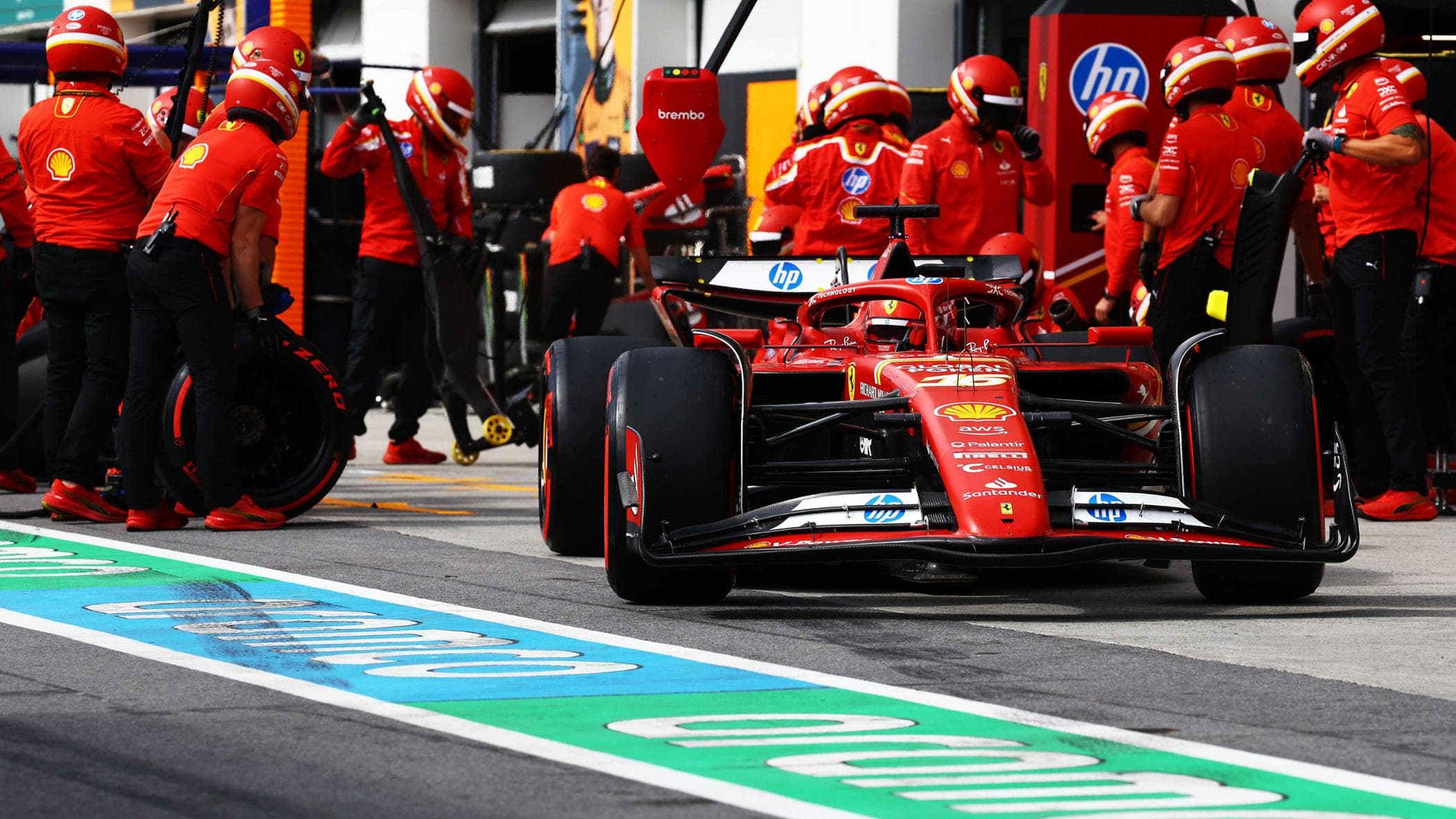 Leclerc, Ferrari ile tartışıyor: “Durmadan önce ne kadar kaybetmem gerekiyor? Bu lastikler ne yapıyor…”