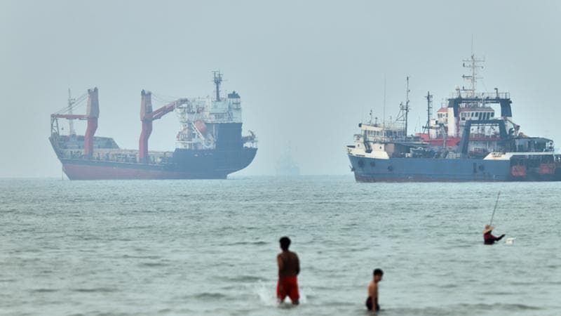 Iran, riparte la trattativa: sul tavolo soldi e Hormuz. L’Oman: “Sì al pedaggio”