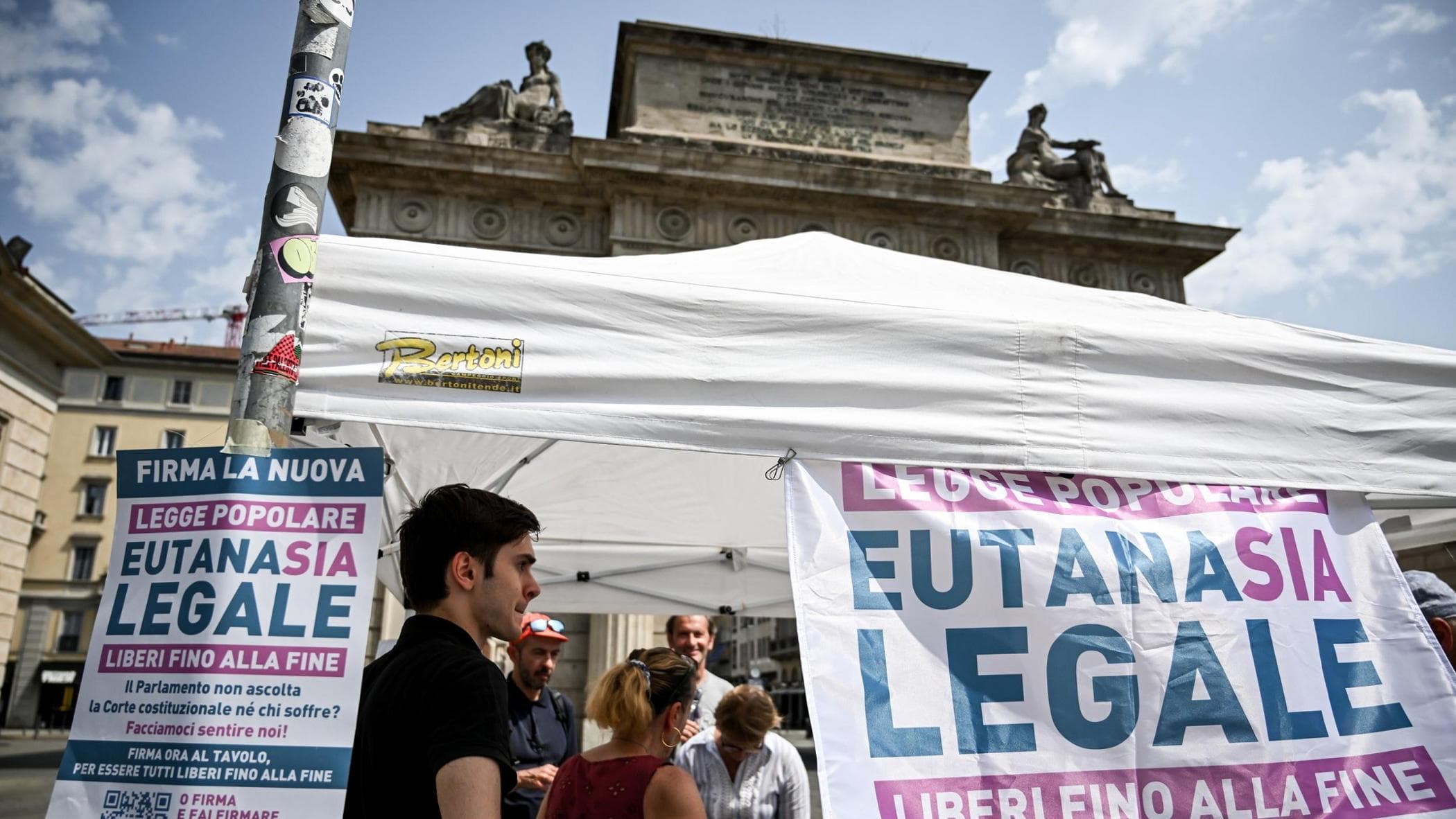 macchina per il fine vita la sinistra contro il cnr il presidente ha mentito da Repubblica.it macchina per il fine vita la sinistra contro il cnr il presidente ha mentito