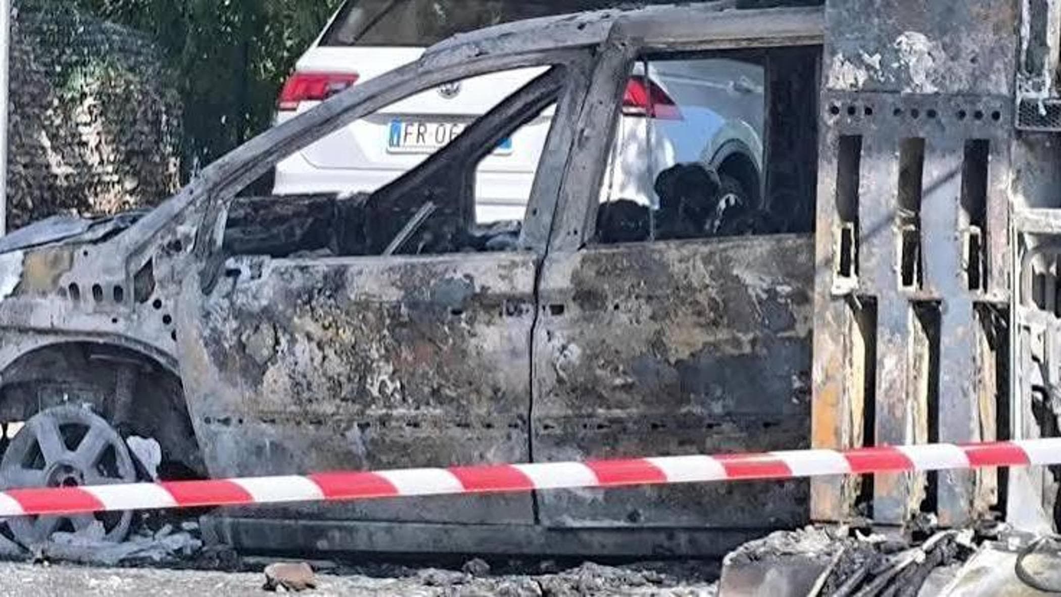 Gangsterlik yapan Bakan Calderone, asla gerçekleşmeyen suç olmaktan çıkarma olaylarından bahsediyor: “Sıcaktan olabilir mi?”