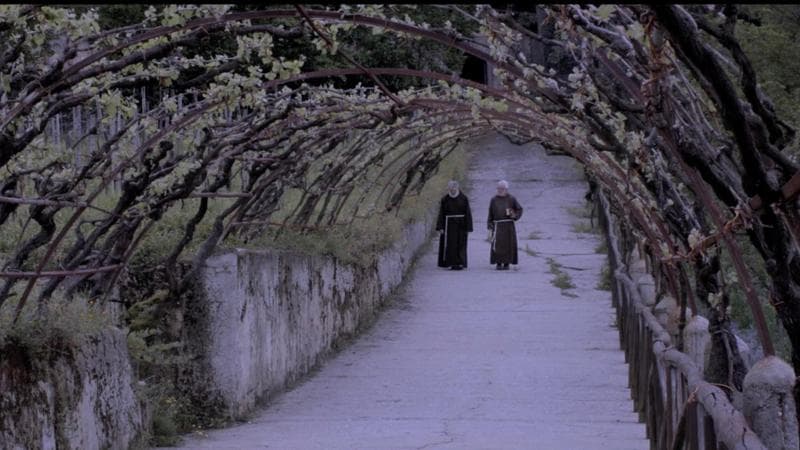 Due monaci in un convento a rischio chiusura in una scena del documentario di Gianfranco Pannone (Webphoto)