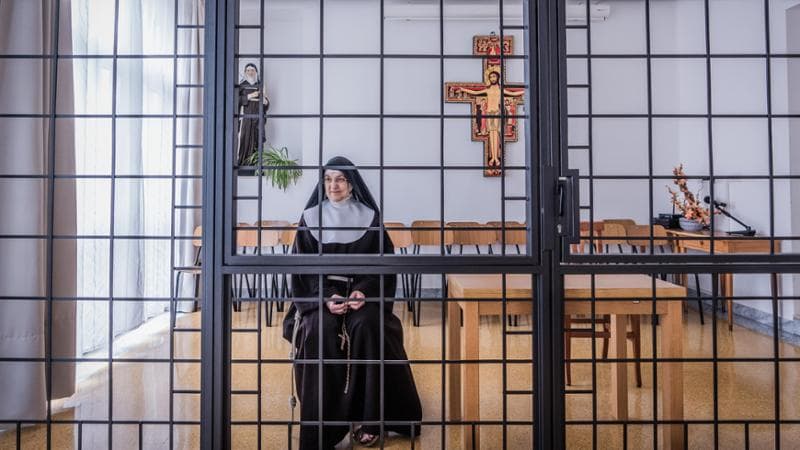 Elena Francesca Beccaria guida  il monastero di Santa Chiara, a Roma (Luigi Narici/Agf)