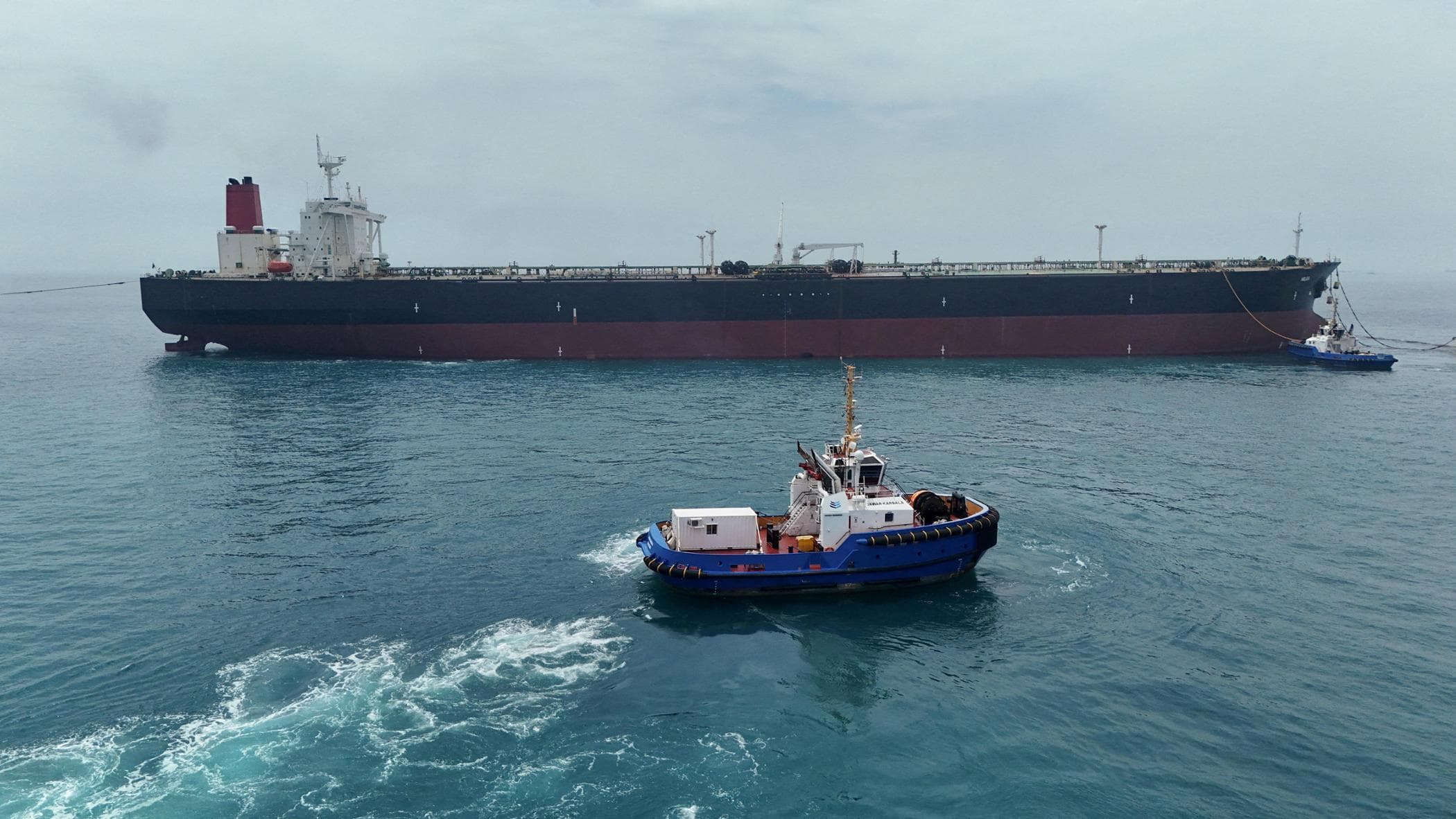 Effetto Hormuz, da Malacca ai Dardanelli: gli stretti da cui dipende l'economia globale