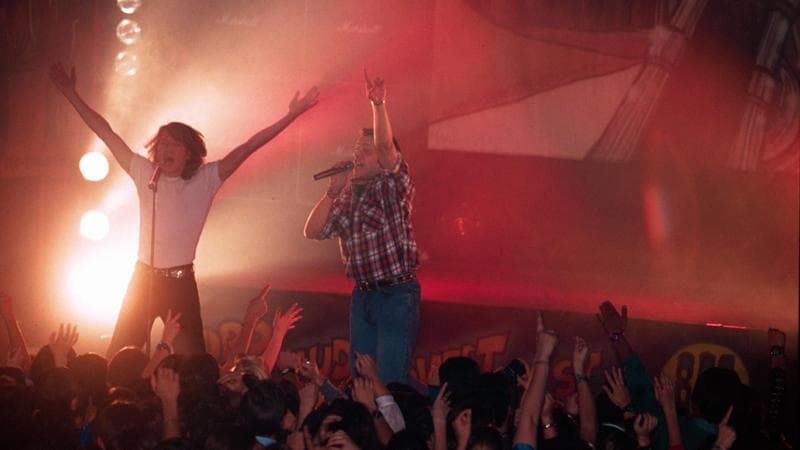 Una foto d'epoca degli 883 sul palco