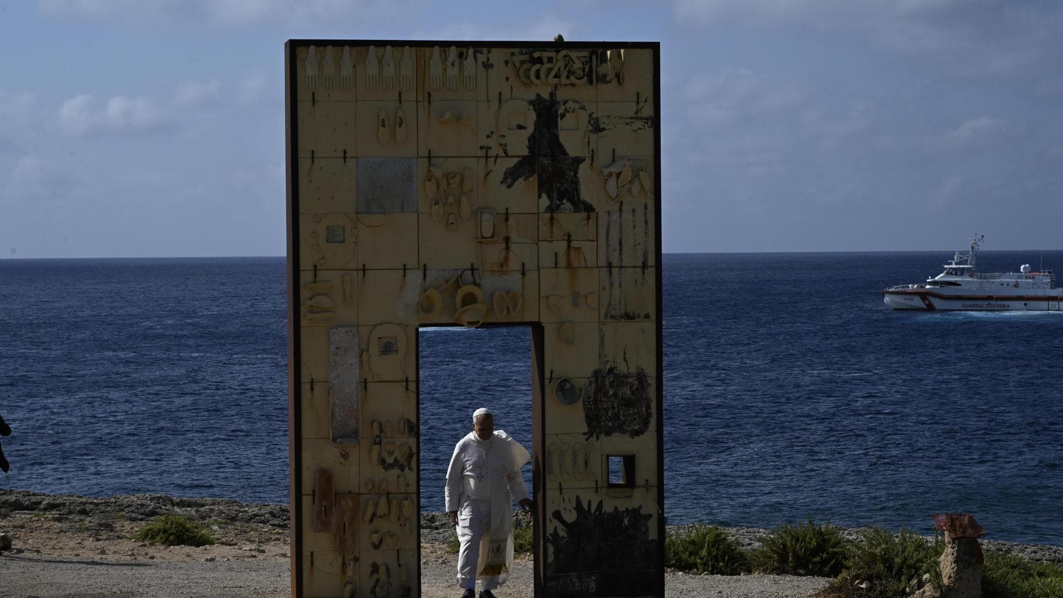 Lampedusa, ABD Bağımsızlık Günü'nde Göçmenler Arasında Leone