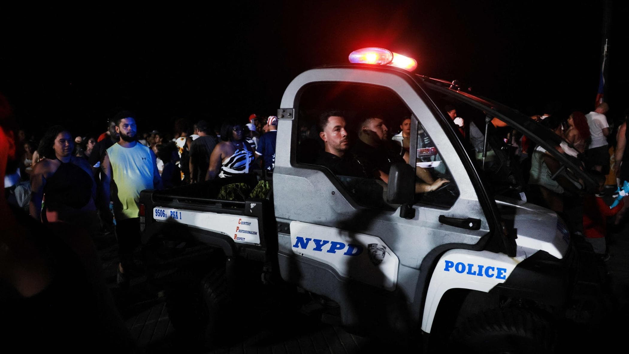 sparatoria a new york durante i fuochi d8217artificio per il 4 luglio otto feriti quattro sono bambini da Repubblica.it sparatoria a new york durante i fuochi d8217artificio per il 4 luglio otto feriti quattro sono bambini