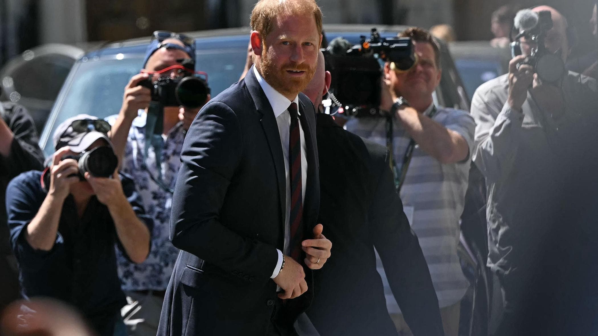 harry e elton john perdono la causa contro l8217editore del daily mail non fu spionaggio da Repubblica.it harry e elton john perdono la causa contro l8217editore del daily mail non fu spionaggio