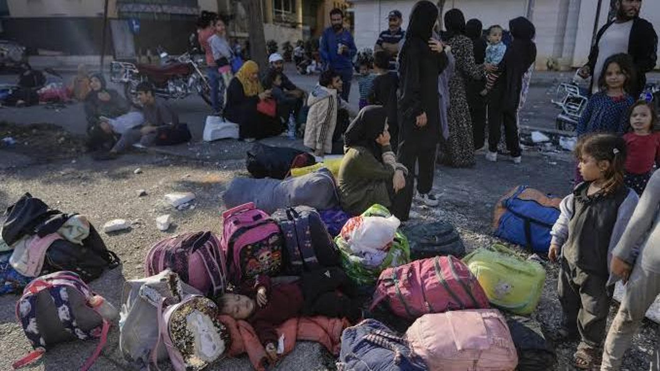 Lübnan'da binlerce insan evlerine dönemedi: İsrail baskınları devam ediyor ve öldürüyor