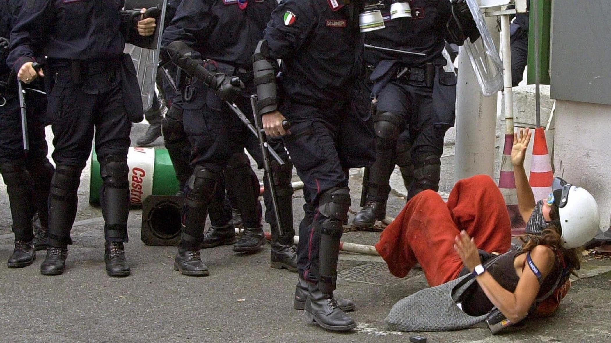 terribili quei giorni i ricordi di gianpaolo trevisi poliziotto al g8 di genova da Repubblica.it terribili quei giorni i ricordi di gianpaolo trevisi poliziotto al g8 di genova
