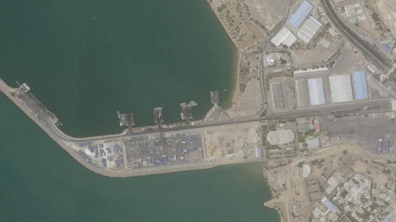 Un'immagine satellitare del porto di Chabahar appena fuori lo Stretto di Hormuz