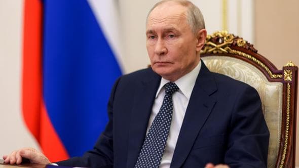 L’ex premier russo Kasyanov: “Lo zar potrebbe attaccare i Paesi baltici a novembre” | La diretta