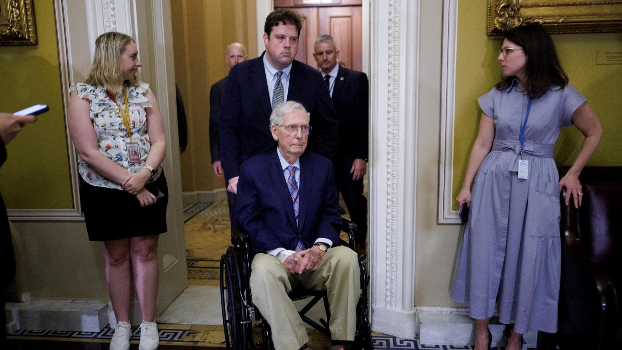 mistero sulle condizioni di salute del senatore repubblicano mcconnell per alcuni sarebbe gi224 morto da Repubblica.it mistero sulle condizioni di salute del senatore repubblicano mcconnell per alcuni sarebbe gi224 morto