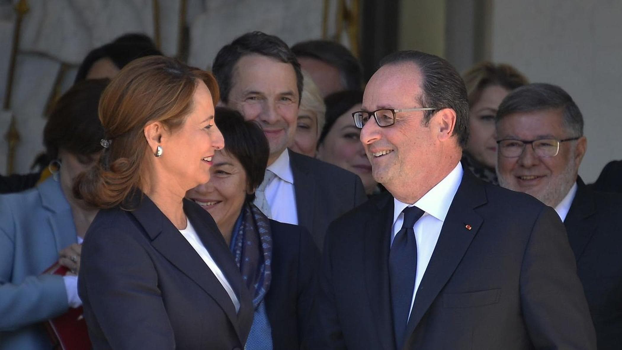 Francia, il ritorno di Royal. Il rischio è la sfida con l’ex Hollande per l’Eliseo