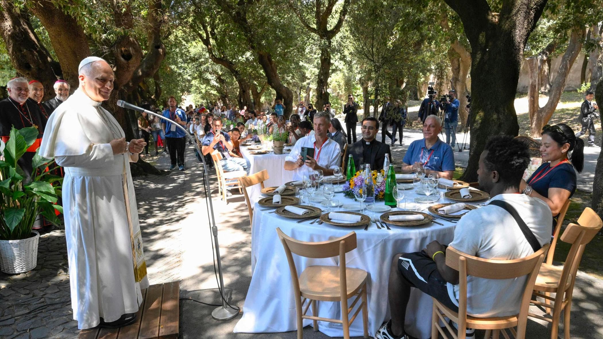 il pranzo del papa con 200 persone fragili sono venuto senza discorso ma con fame di giustizia da Repubblica.it il pranzo del papa con 200 persone fragili sono venuto senza discorso ma con fame di giustizia