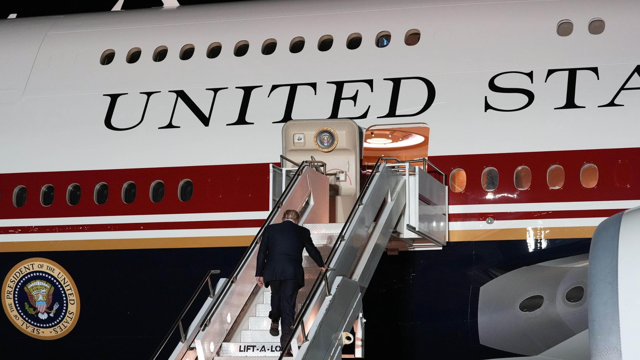 sotto inchiesta reporter del nyt che hanno scritto dei problemi di sicurezza del nuovo air force one da Repubblica.it sotto inchiesta reporter del nyt che hanno scritto dei problemi di sicurezza del nuovo air force one