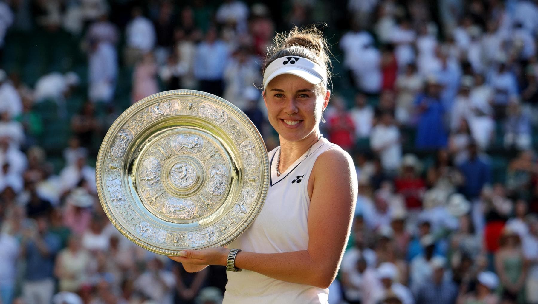 Linda Noskova vince Wimbledon, battuta Muchova nella finale tutta ceca