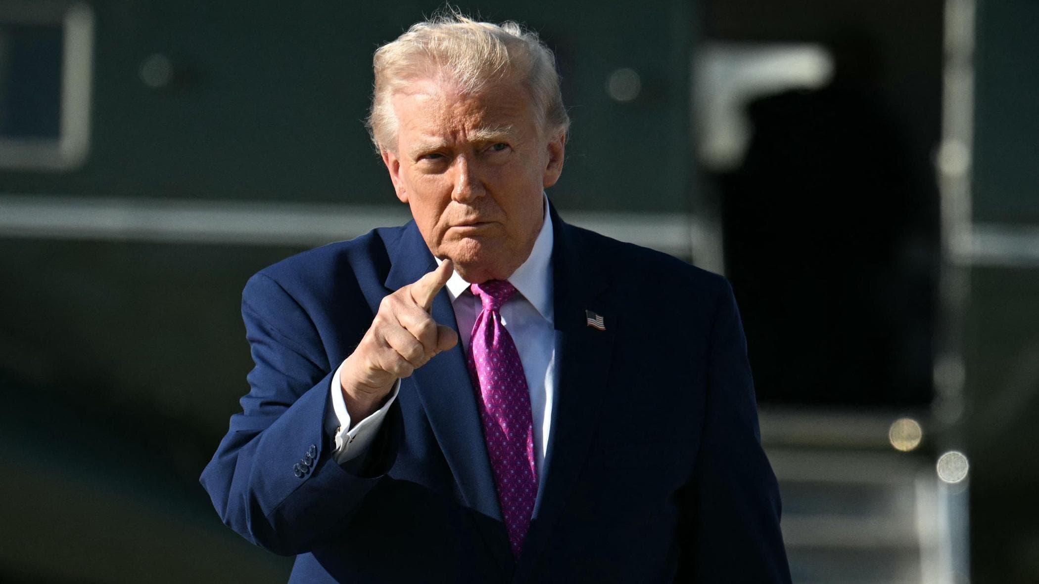 l8217attacco alla stampa del presidente in calo per riprendersi i maga da Repubblica.it l8217attacco alla stampa del presidente in calo per riprendersi i maga