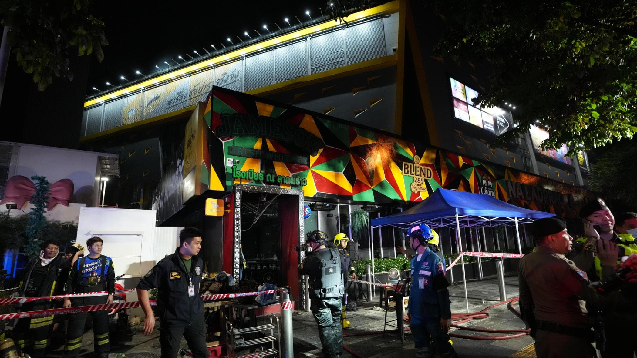 brucia un locale a bangkok almeno 27 vittime da Repubblica.it brucia un locale a bangkok almeno 27 vittime