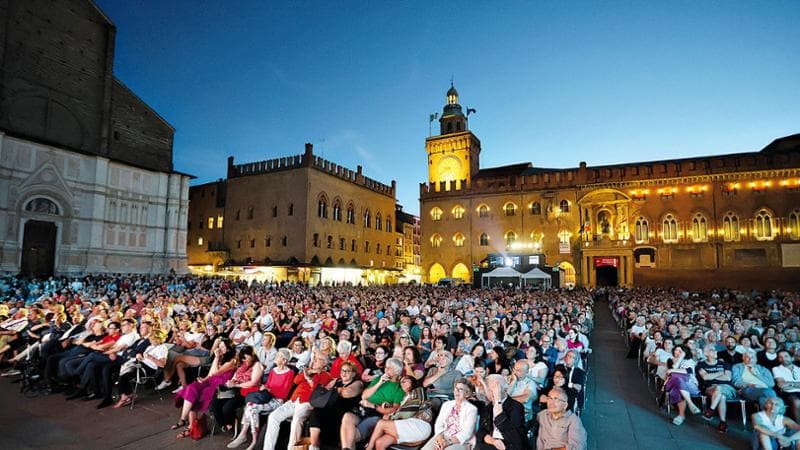 Repubblica delle Idee Piazza Maggiore a Bologna
