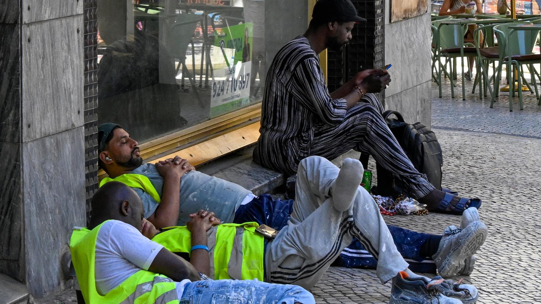 Sıcak Hava Dalgası: Perşembe 15 Şehirde Kırmızı Alarm, Motokuryeler Grevde, İşçiler Zor Koşullarda