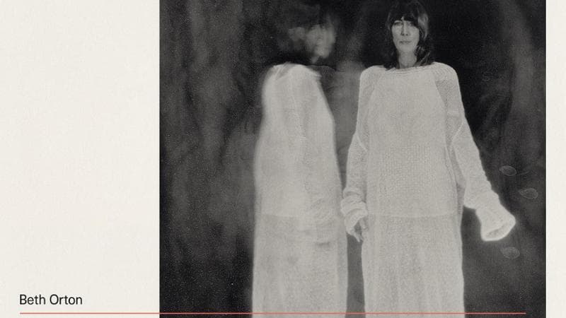 Per Beth Orton l’eleganza dolente di una tromba. La recensione