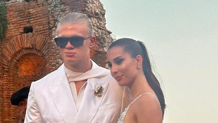 Erling Haaland a Taormina con la fidanzata Isabel Haugseng Johansen