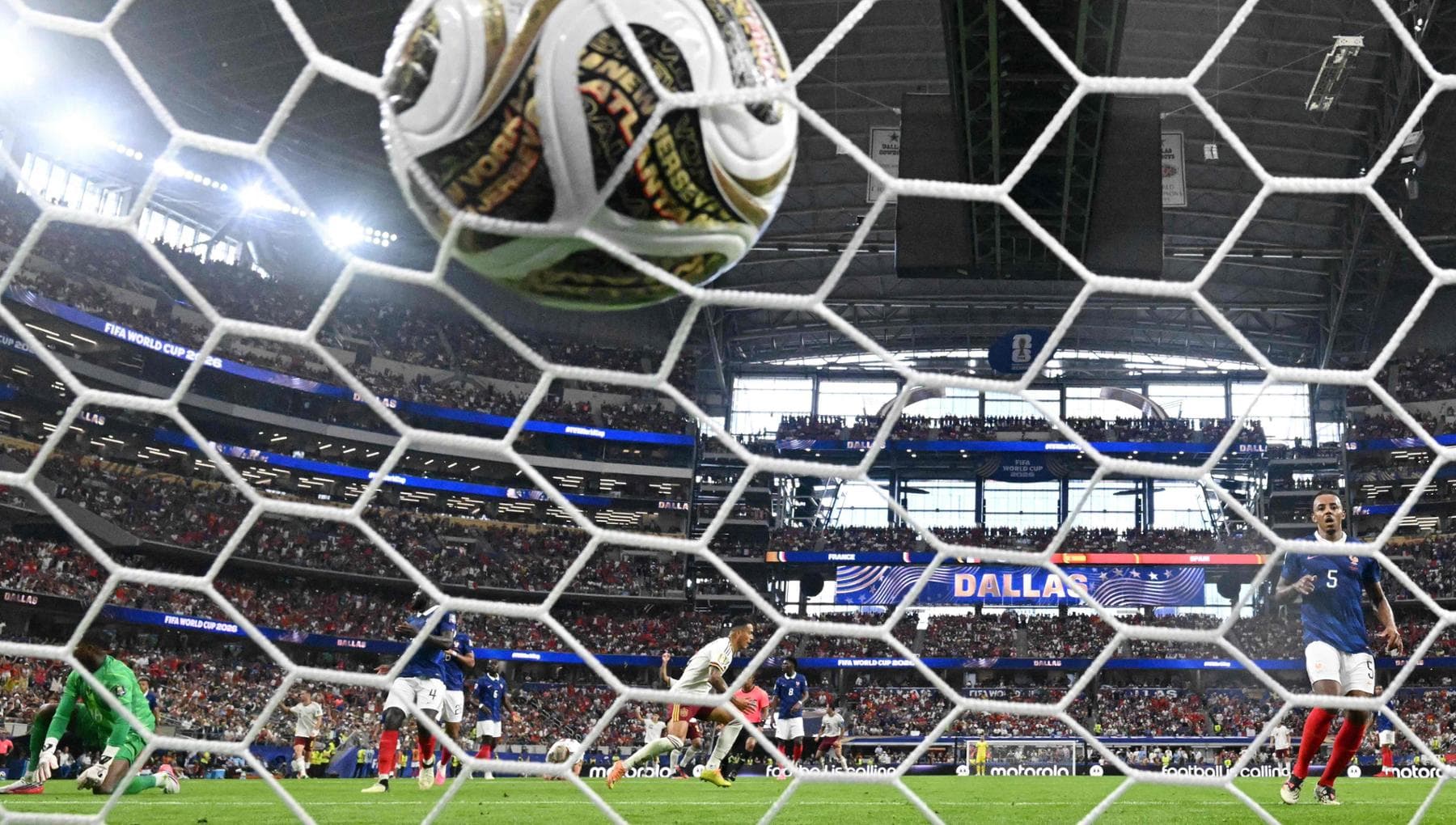 Sensazionale Spagna: domina 2-0 la Francia e va in finale