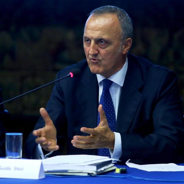 Consob'dan AB'ye tasarrufları koruyacak süper bir teknisyen