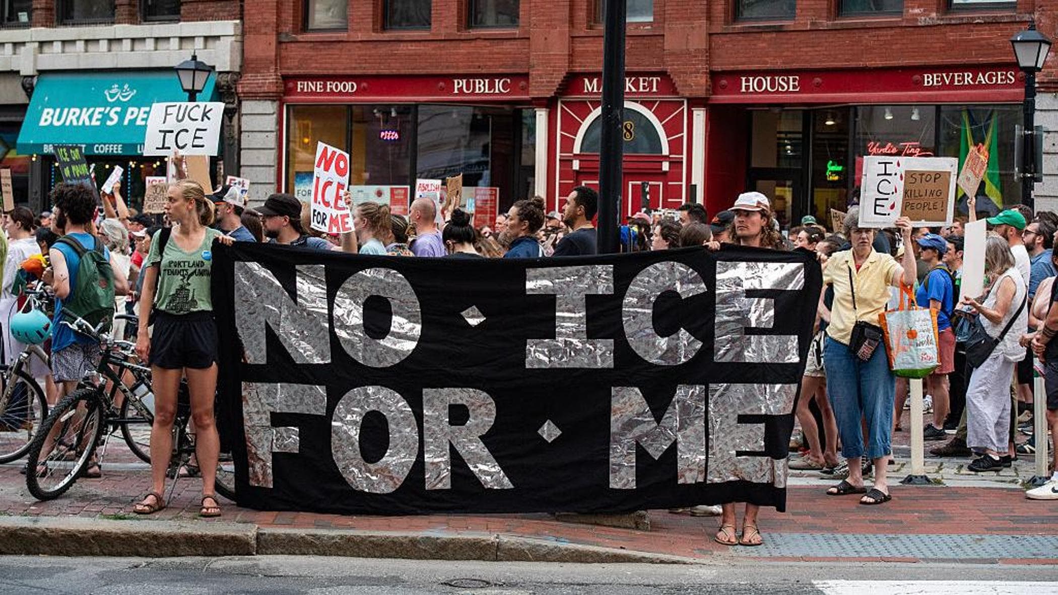 prova a sfuggire all8217ice e viene investito da un tir morto uomo in florida terzo caso in pochi giorni da Repubblica.it prova a sfuggire all8217ice e viene investito da un tir morto uomo in florida terzo caso in pochi giorni