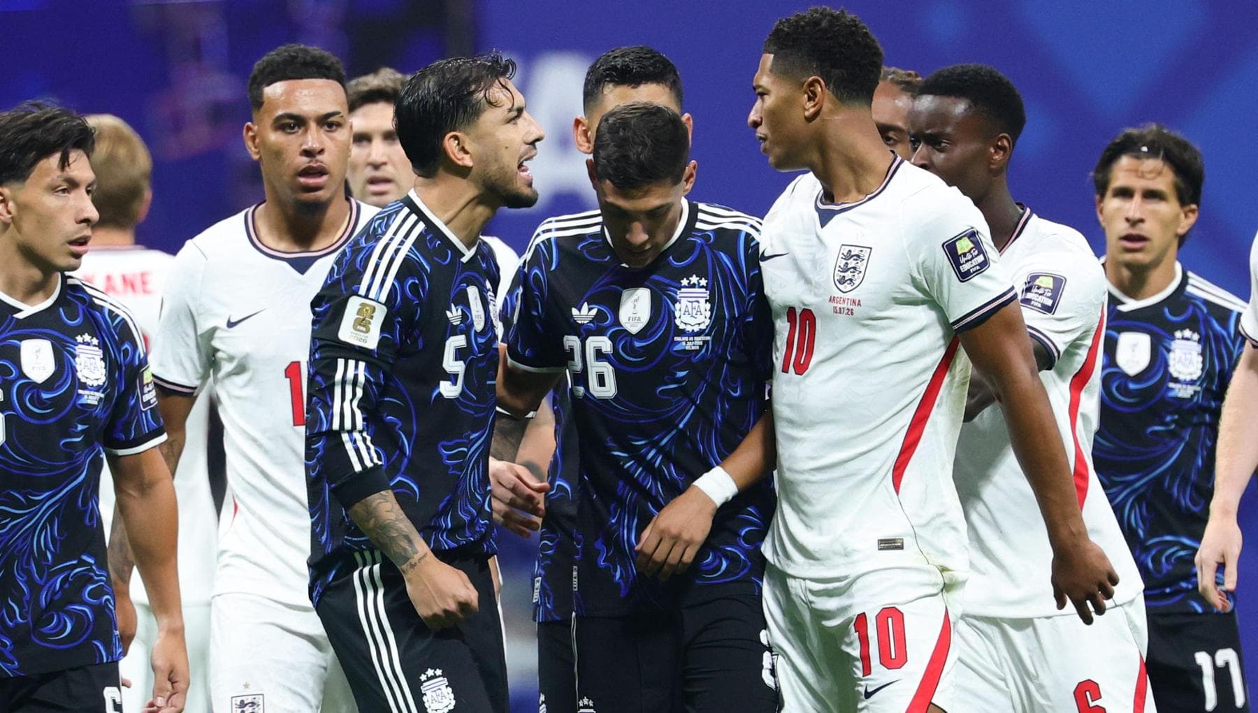 Il doppio volto dell'Argentina: rimonte palpitanti, le magie di Messi, ma anche trucchi e polemiche