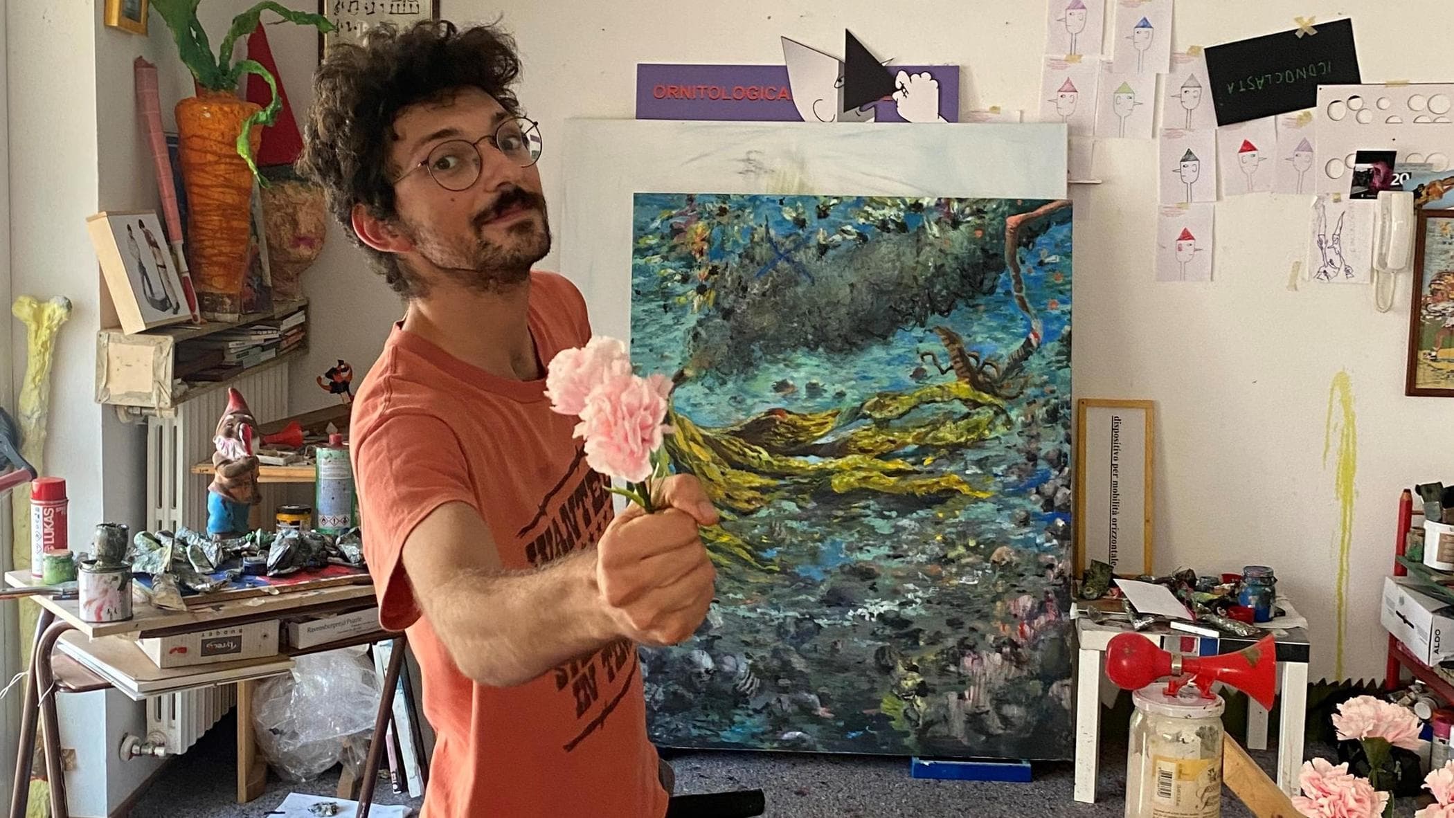Generazione 2K: Aronne Pleuteri, artista: «L’umorismo fa inciampare nella realtà»
