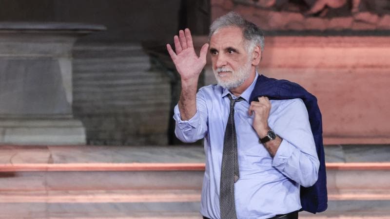 Il vincitore Michele Mari festeggia dopo la proclamazione durante la serata finale dell'ottantesima edizione del concorso letterario Premio Strega in Piazza del Campidoglio, Roma, 08/07/2026 