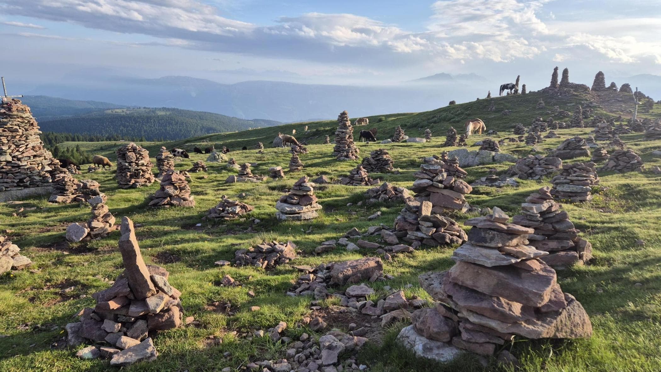 allarme uomini di pietra nei sentieri di montagna sono un meme cos236 232 troppo ambiente a rischio da Repubblica.it allarme uomini di pietra nei sentieri di montagna sono un meme cos236 232 troppo ambiente a rischio