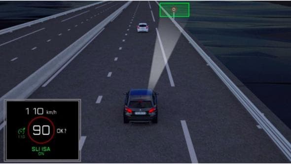 Auto che frenano da sole se superi i limiti di velocità? La Ue ci pensa ed è subito polemica
