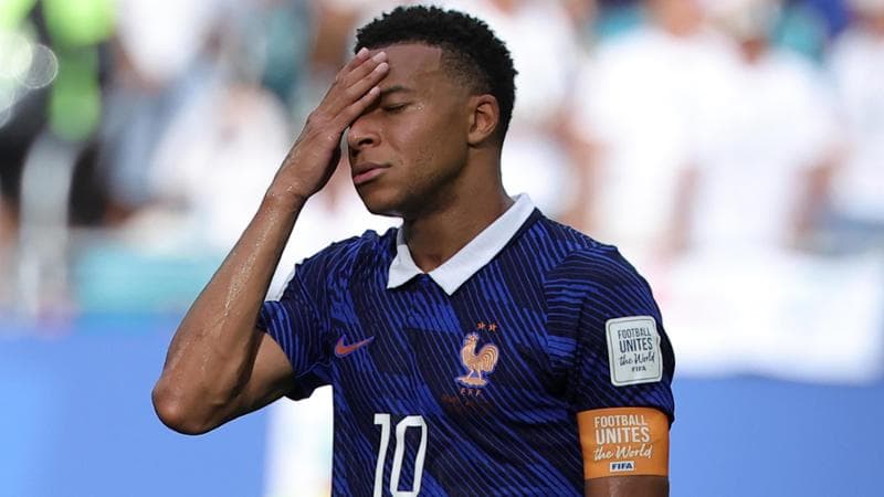 epa13119734 Kylian Mbappe of France looks on during the FIFA World Cup 2026 3rd place playoff match France against England, in Miami, Florida, USA, 18 July 2026.  EPA/CRISTOBAL HERRERA-ULASHKEVICH