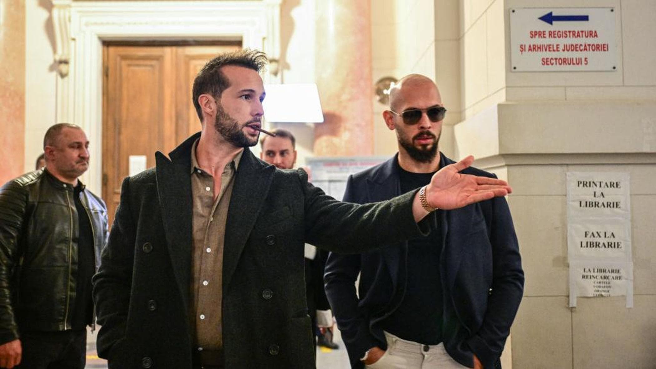 andrew tate arrestato con il fratello a miami l8217influencer della manosfera era stato incriminato per stupro da Repubblica.it andrew tate arrestato con il fratello a miami l8217influencer della manosfera era stato incriminato per stupro