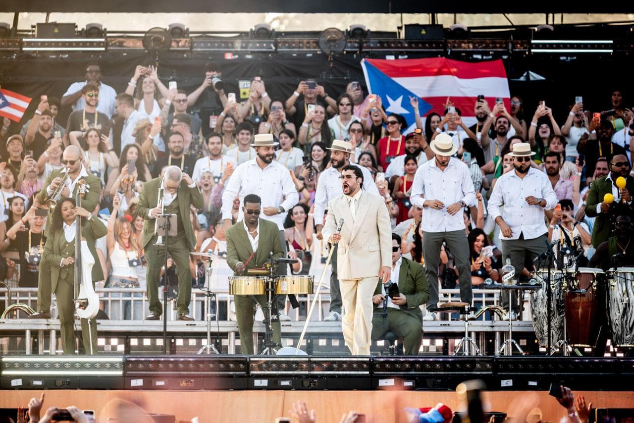 Bad Bunny sul palco dell'Ippodromo Snai la Maura di Milano