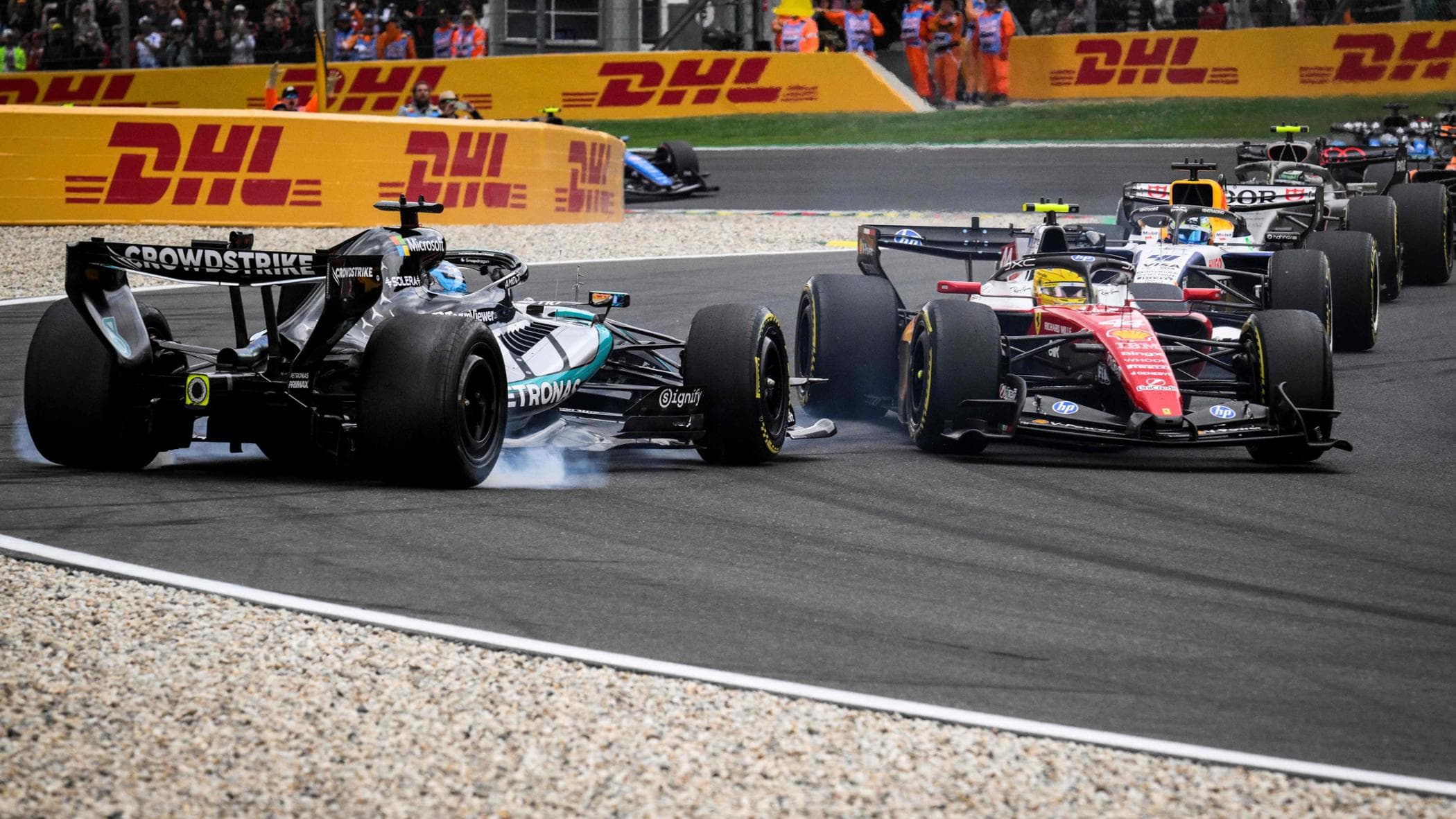 Spa'da Hamilton ve Russell arasındaki temas: ne oldu? Video