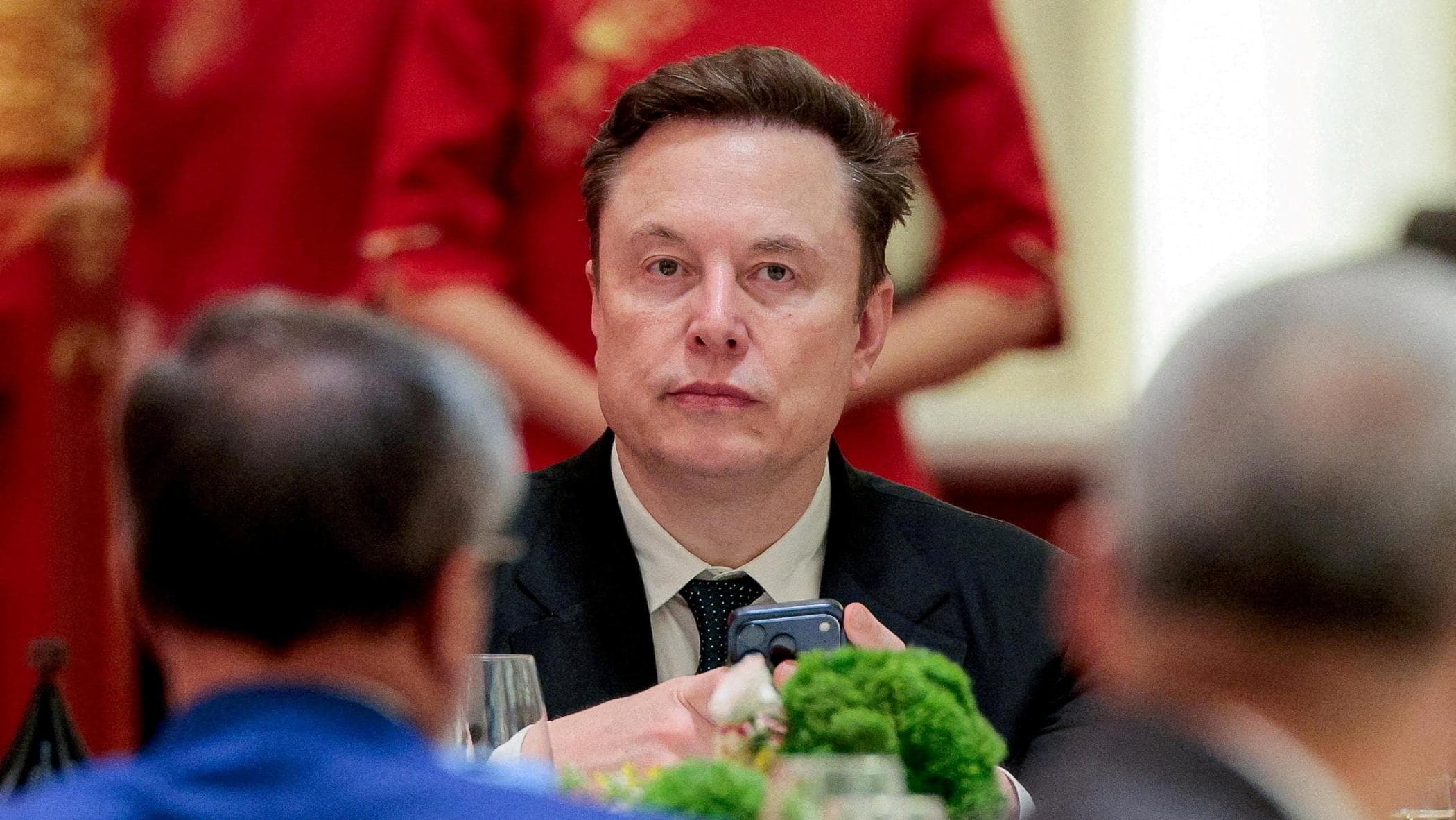 elon musk difende mario roggero pazzesco andrebbero condannati giudice e pm da Repubblica.it elon musk difende mario roggero pazzesco andrebbero condannati giudice e pm