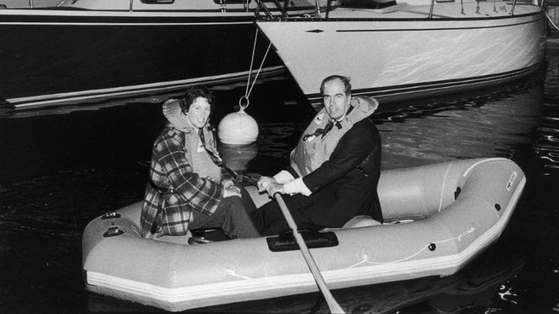 Un anno dopo il naufragio, Maralyn e Maurice Bailey rievocano la loro avventura al London Boat Show. Fotografia Les Lee/ Express/Getty Images)